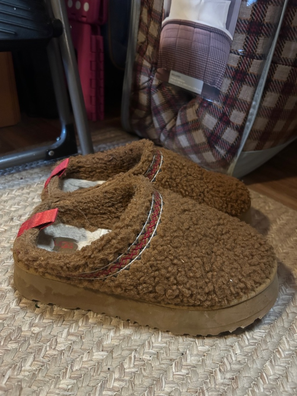 UGG Sherpa Platform Slippers - Picture 3 of 5